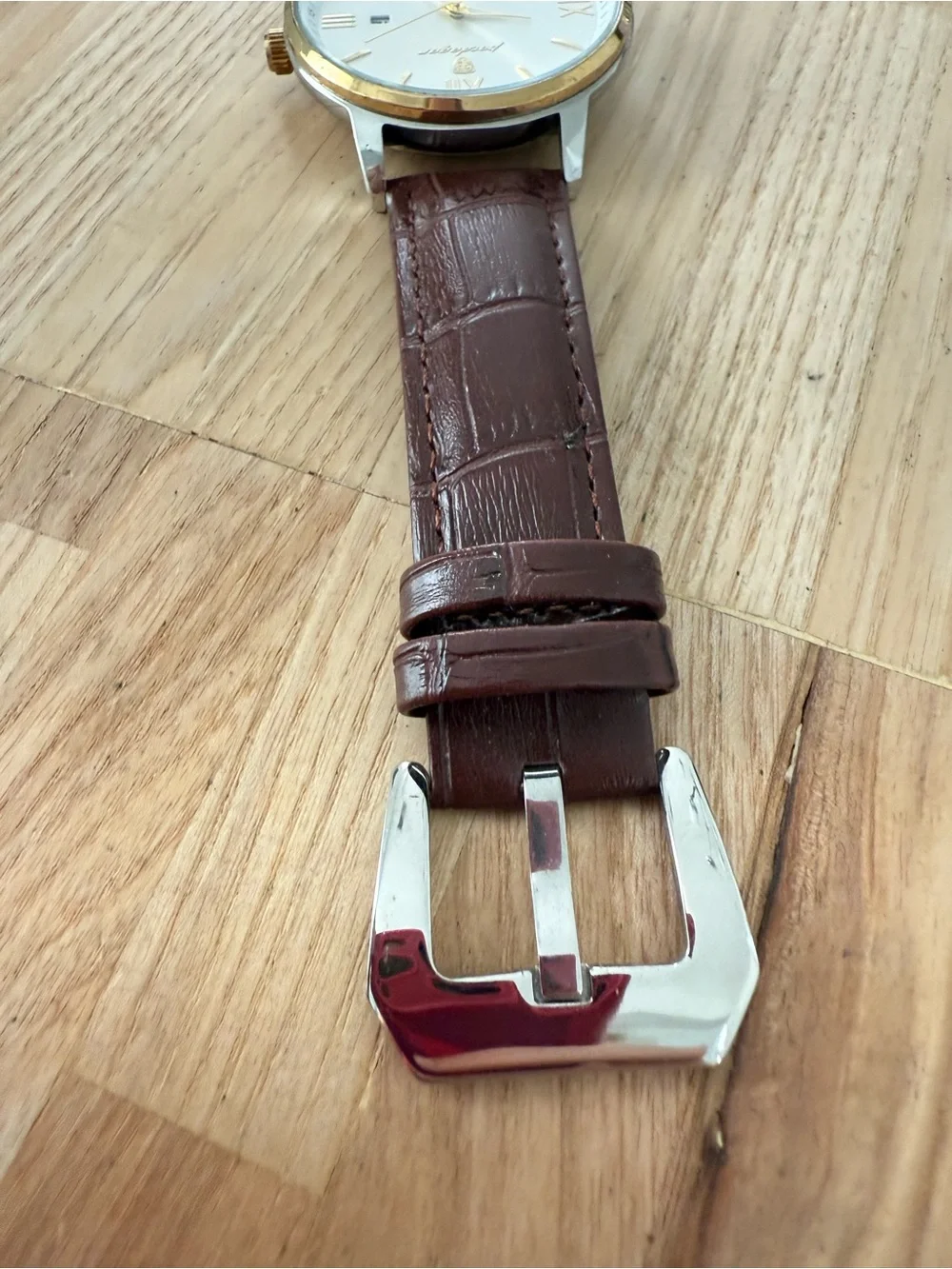 Poedagar men’s gold tone brown leather fashion watch NEW BATTERY